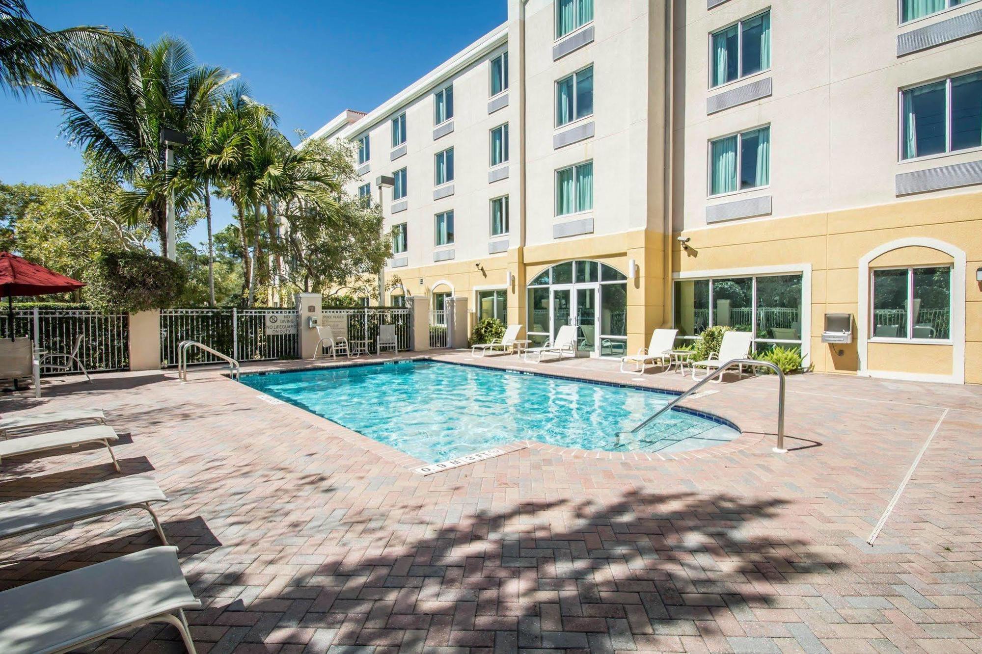 Comfort Inn & Suites Jupiter I-95 Exterior foto